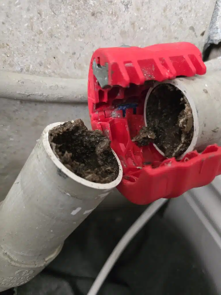 Emergency Plumber Dublin responding to an urgent plumbing leak